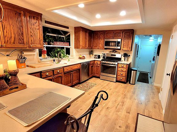 2nd image of 23115 Broadmoor Ct