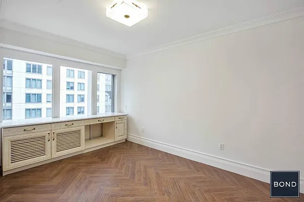 Rented by Bond New York | media 13