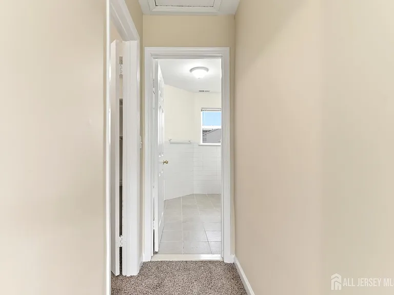 194 Bexley Ln — Photo 16