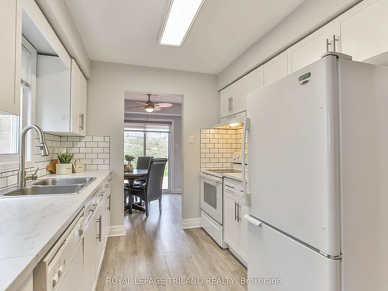 952 Thistledown Way — Photo 11
