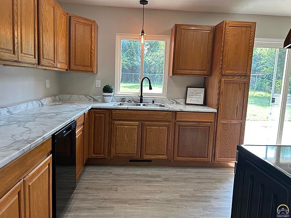 5th image of 1103 SW 32nd St