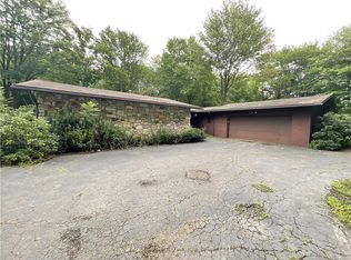 8157 Morehouse Rd, Erie, PA 16509