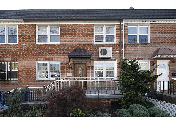 Rented by 18 REALTY | media 28