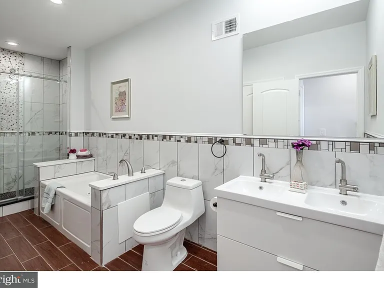 1537 Dickinson St — Photo 11