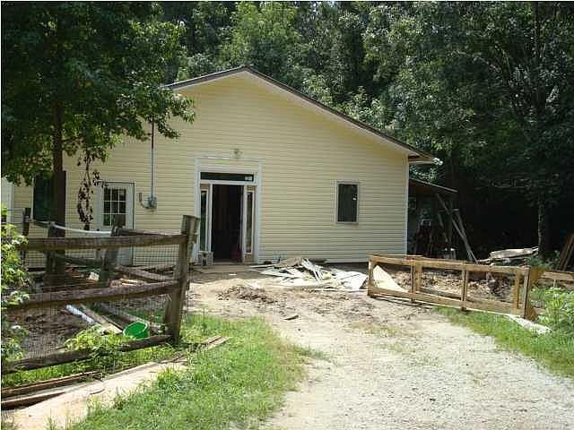 2nd image of 788 E Butternut Rd #C