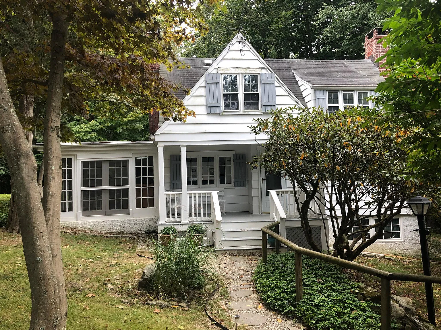 3 bed, 2.5 bath, 1300 sqft, $5,100 — Photo 2