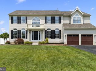 6 Skyline Cir, Sewell, NJ 08080