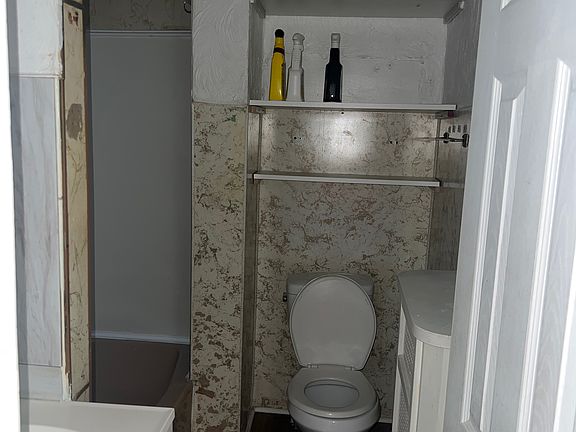 2nd image of 1246 E Sanger St Fl 1ST