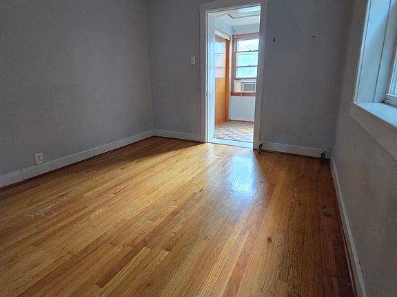 5th image of 5353 W Cullom Ave #1