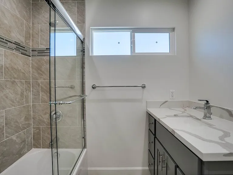 544 Evergreen St — Photo 32