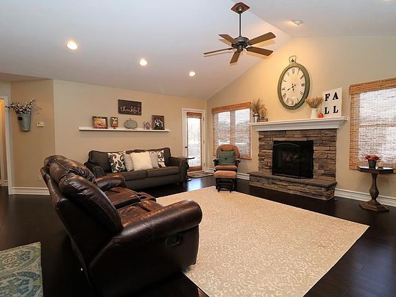 3rd image of 1516 Smith Dr