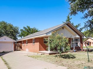 900 W 16th Ln, Portales, NM 88130