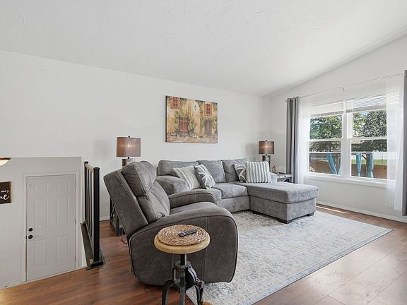 4th image of 2817 High Point Dr