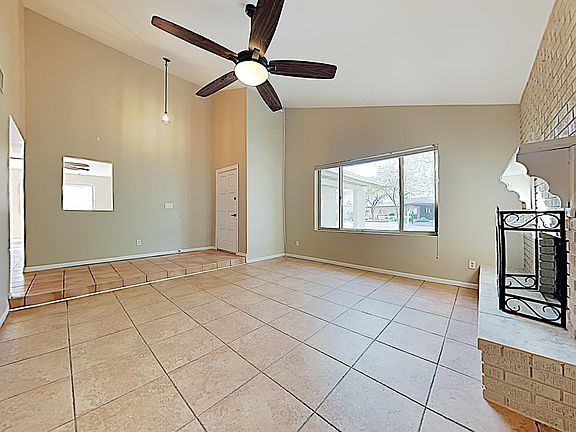 4th image of 210 Ancora Dr N