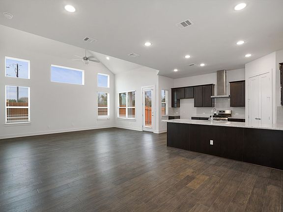 3rd image of 1229 Summerbrooke Cir
