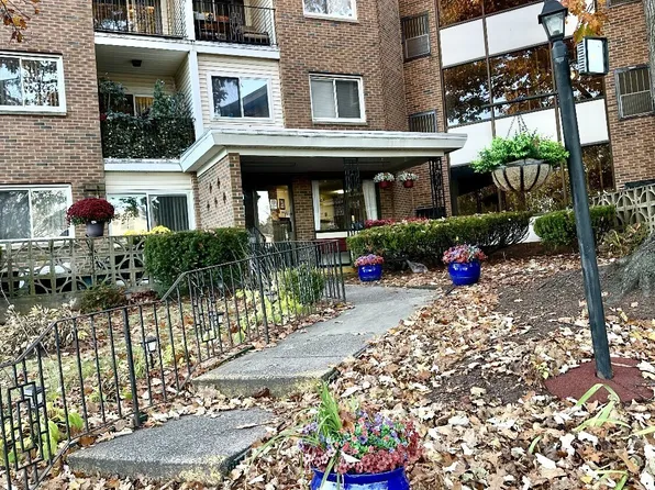 126 Biruta St #B16, New Britain, CT 06053