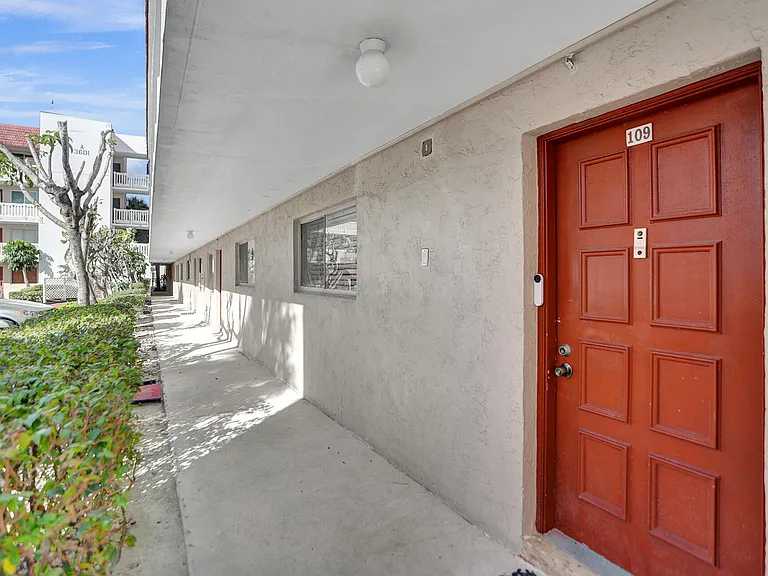 3601 Inverrary Dr #109 — Photo 1