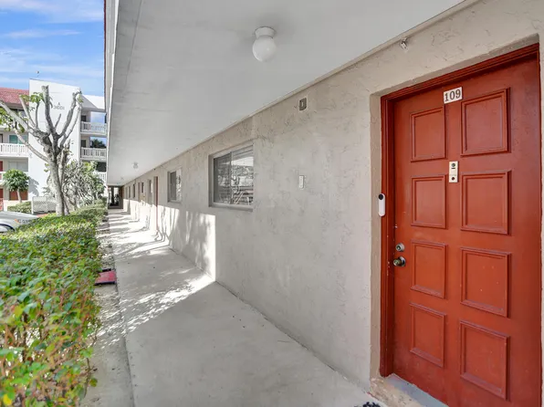 3601 Inverrary Dr APT 109, Lauderhill, FL 33319