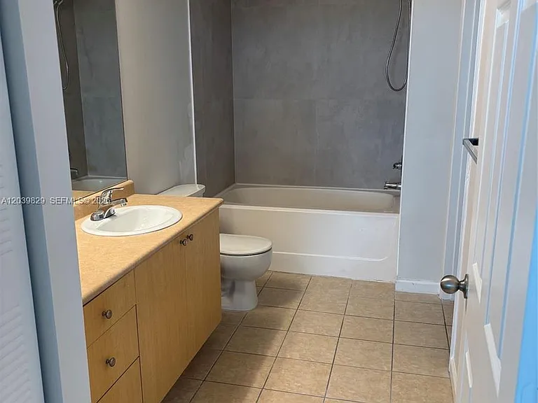 1919 Van Buren St #707A — Photo 9