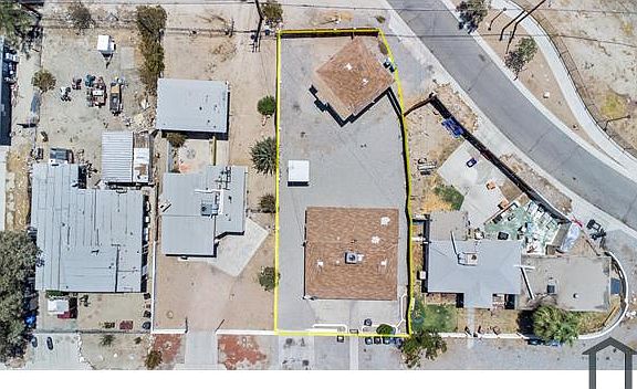4th image of 66087 Desert View Ave #B