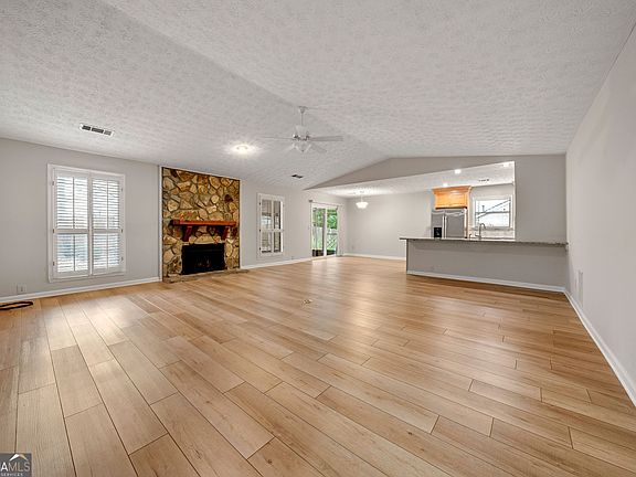 3rd image of 503 Waterwood Bnd