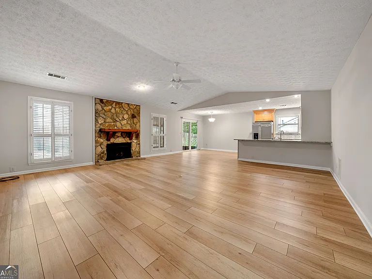 503 Waterwood Bnd — Photo 3