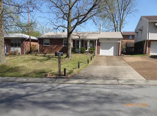 2214 Apple Orchard Ln, Saint Louis, MO 63125