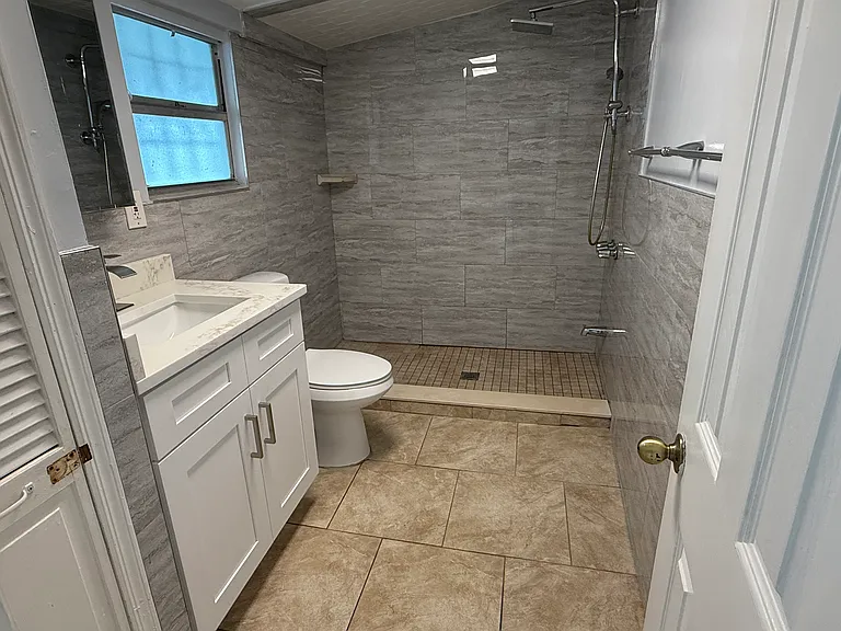 2306 W Ivy St — Photo 4