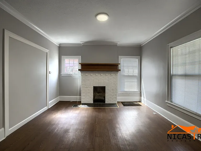 2072 Indianola Ave — Photo 11
