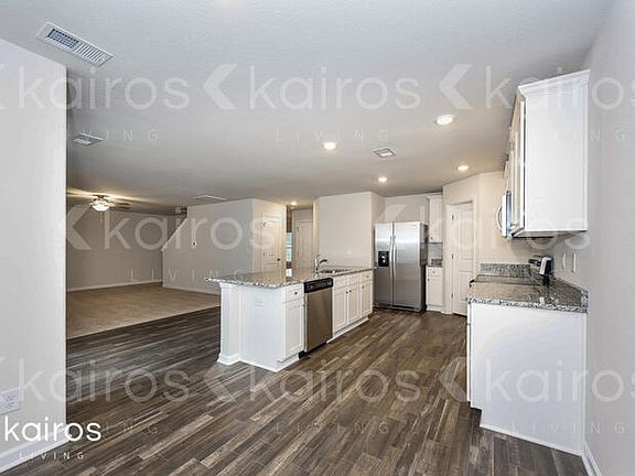 5th image of 607 Wild Tulip Ct
