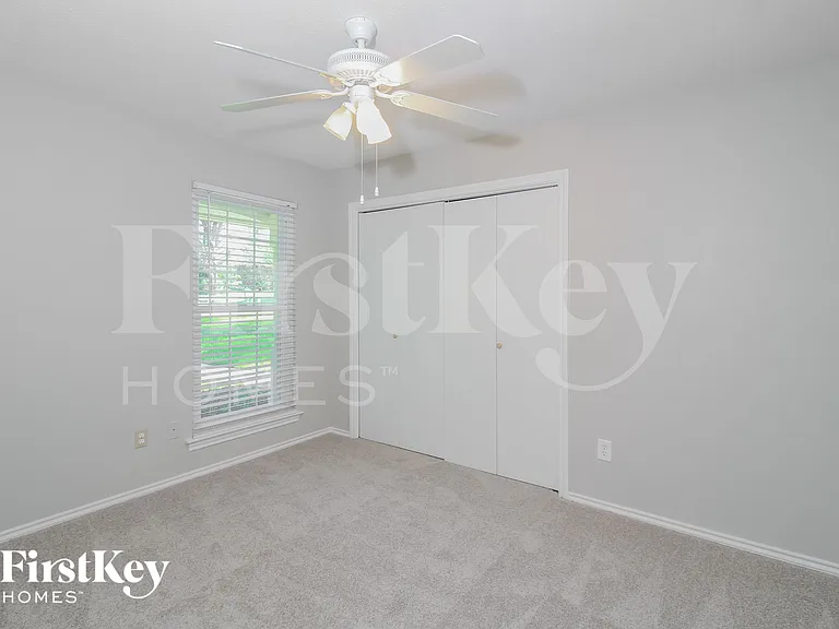 1113 Wood Creek Cir — Photo 12