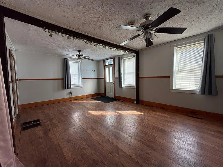 977 Riverside Dr #B — Photo 6