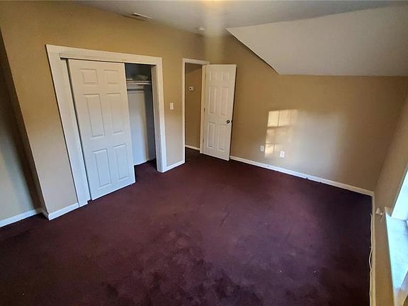 5th image of 3321 Lyons Ave #B