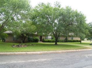 201 Wild Timber Dr, Kerrville, TX 78028