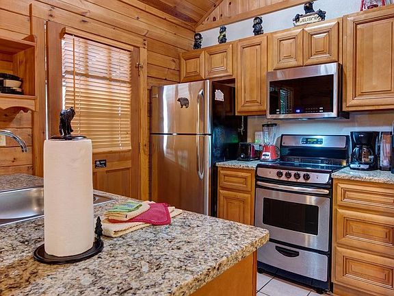 5th image of 616 Walnut Way #4023