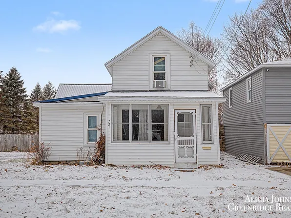 721 S Pearl St, Belding, MI 48809