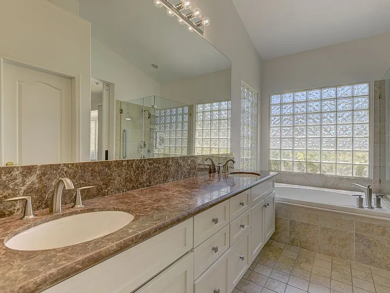 8437 Willowleaf Ct — Photo 25