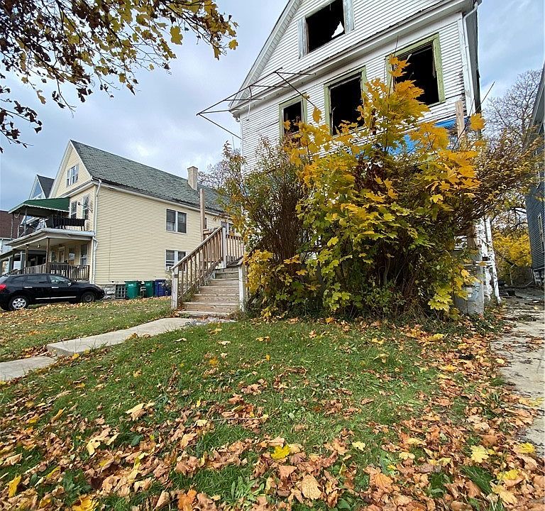 1st image of 478 Woodlawn Ave
