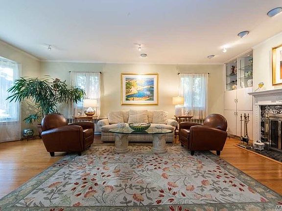 4th image of 9 Heyward Ln