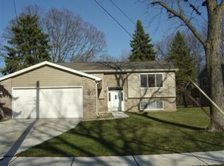 145 N Glenwood Ave, Griffith, IN 46319