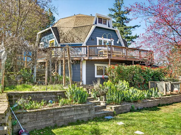 730 Grover St, Ashland, OR 97520