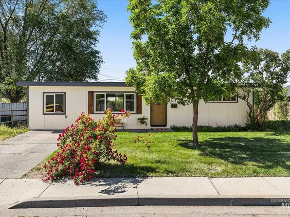 1015 E 16 N, Mountain Home, ID 83647