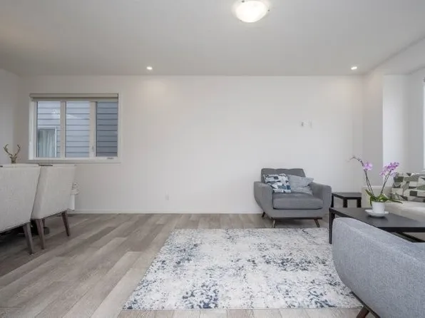 368 Yorkville Ave SW, Calgary, AB T2X 4K5