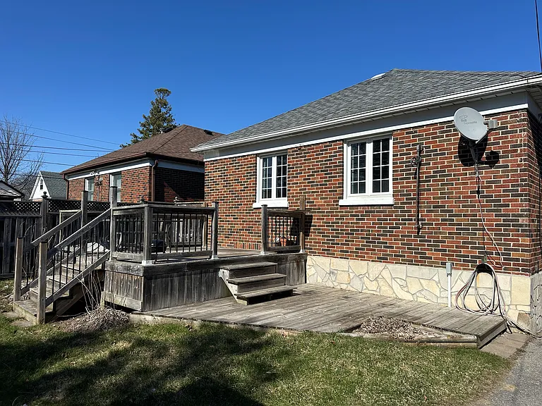 190 Highland Ave — Photo 15