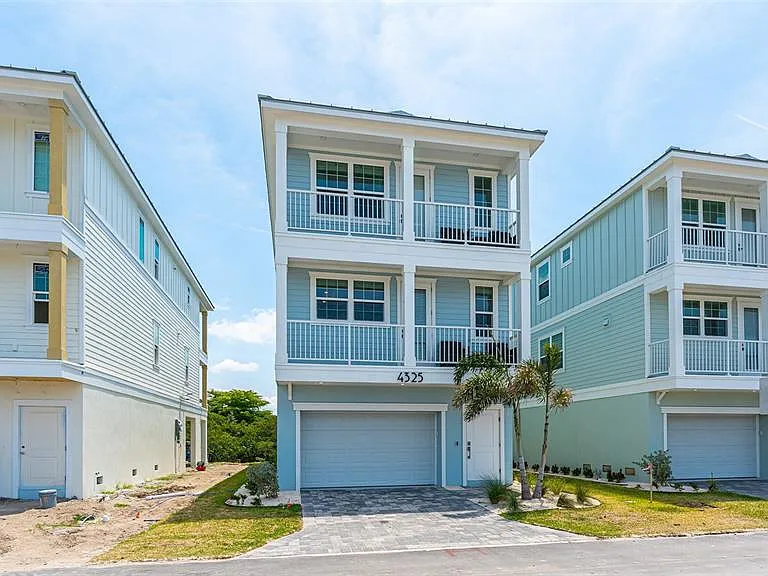 4325 Marina View Way — Photo 1