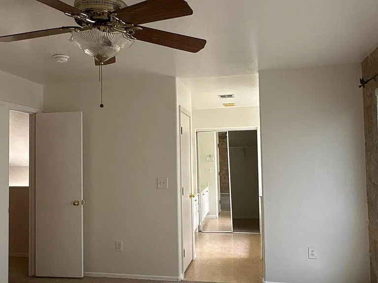 326 N Pioneer St — Photo 26