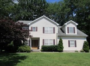 15 Century Ln, Milford, CT 06461