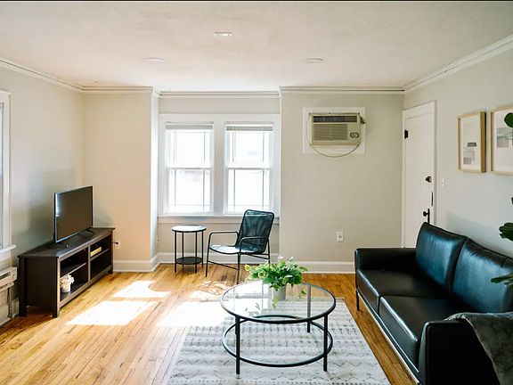 2nd image of 4009 University Ave #1
