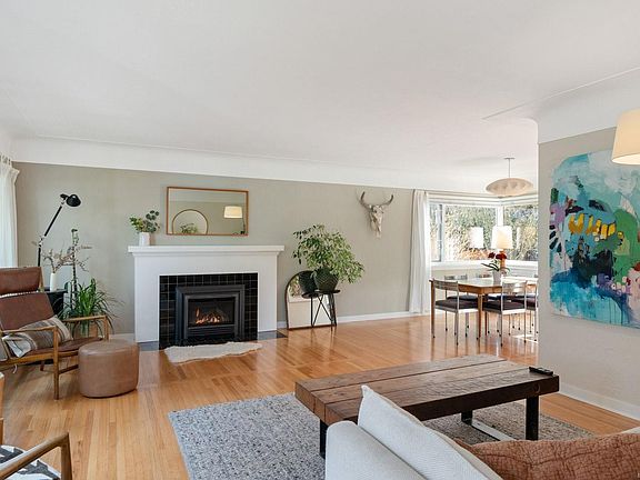 3rd image of 2533 Sinclair Rd