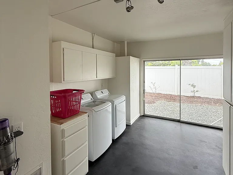 131 Foster Rd — Photo 8
